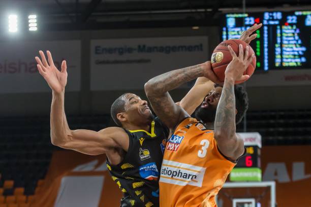 拉莫斯和阿 拉莫斯和阿