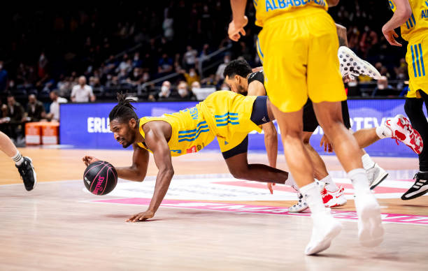 在场上显得 在场上显得